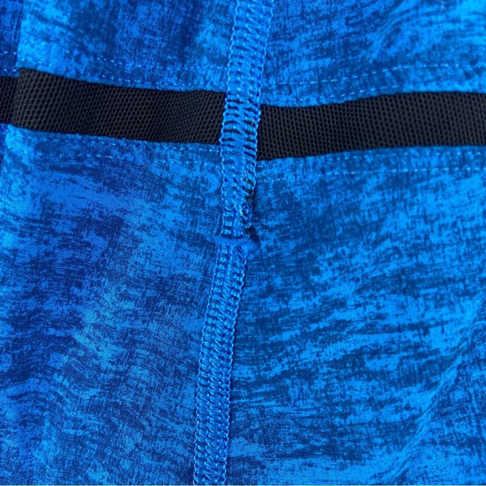 Mens Lululemon blue workout gym running shorts. Size XL - Picture 6 of 8